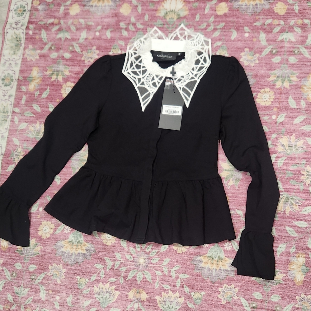 Killstar black button-down shirt with bell sleeves - Picture 4 of 11